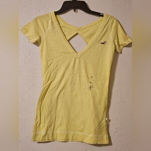 Hollister Women's Light Yellow V-Neck Tee